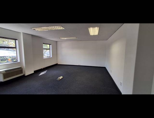 BUSINESS PROPERTY TO RENT IN BRYANSTON